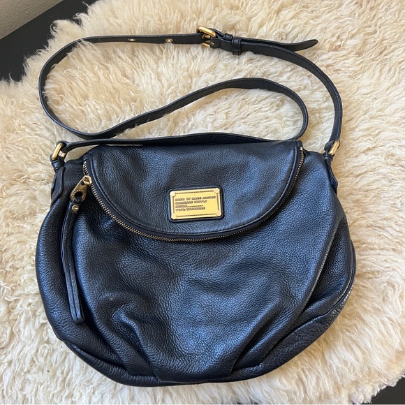 Marc Jacobs Handbags - Marc Jacobs Natasha Bag Black Pebbled Leather Flap Closure